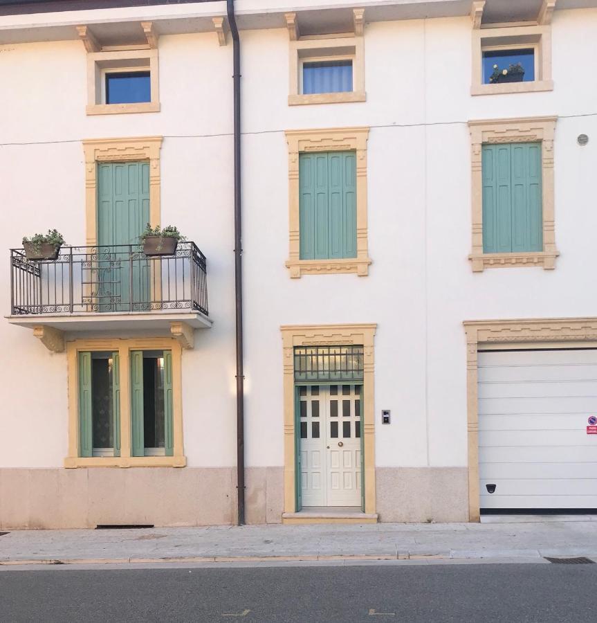 Al Viale - A Negrar Nel Cuore Della Valpolicella Exterior photo